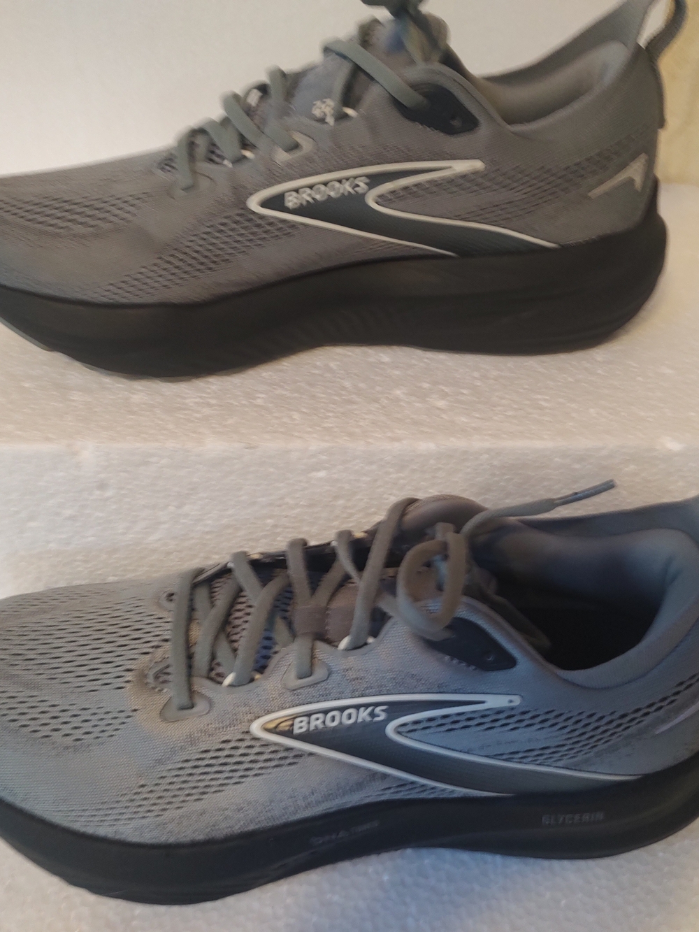 Brooks Men's Gray Running Sneakers Glycerin 22 11.5